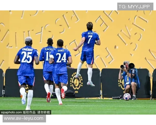 奥卡福精准直塞助攻勒温转身射门遭维卡里奥神勇扑救