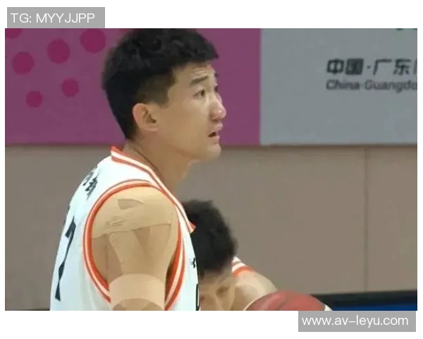 热身赛精彩回顾周琦孙铭徽双双发威四川全运男篮力克璞园柏力力 热身赛精彩回顾周琦孙铭徽双双发威四川全运男篮力克璞园柏力力